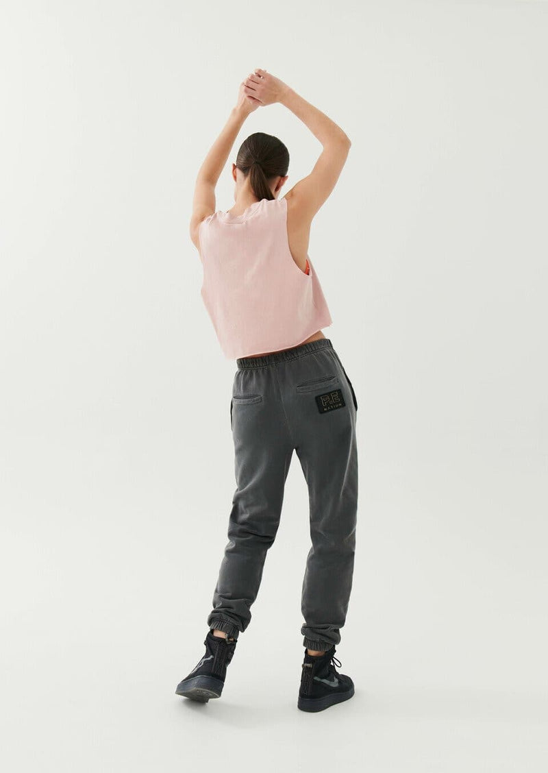 MID GAME TRACKPANT IN BLACK.