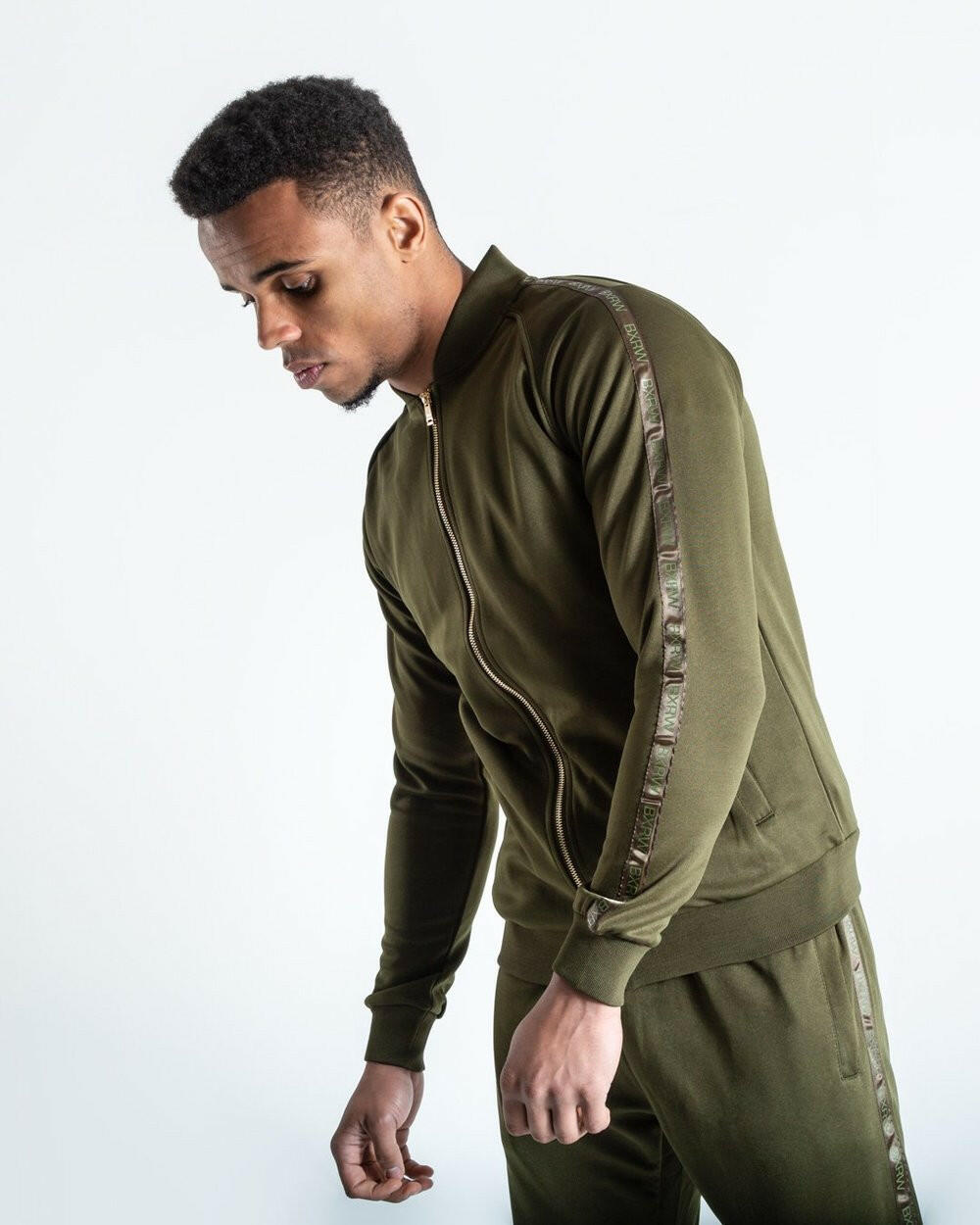 WHITAKER JACKET OLIVE UNDRGROUND ATHLETICS1